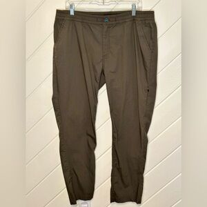 Cotopaxi Salto Ripstop Pant in Army Green/Brown, Size XL